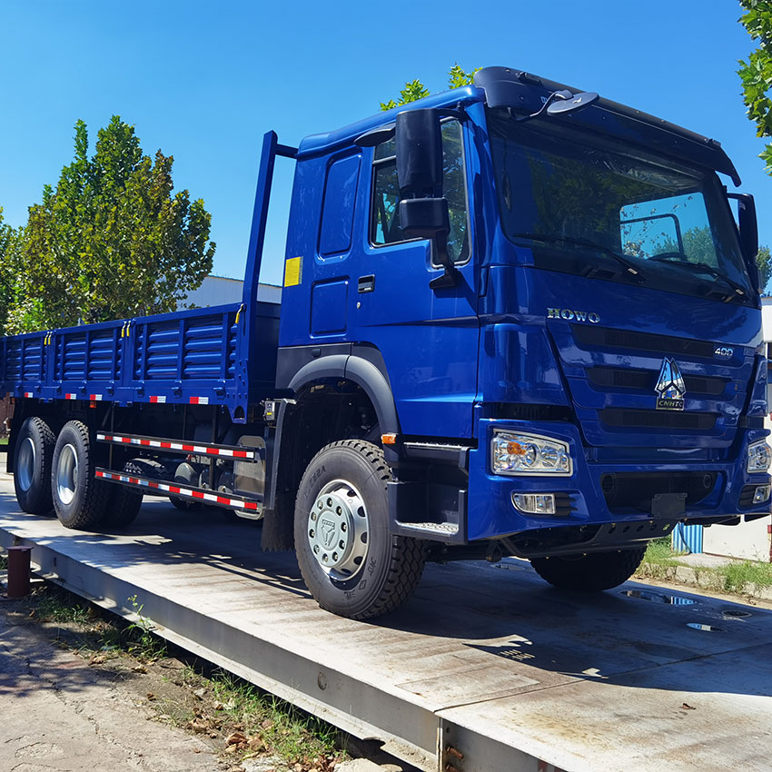 ساينو تراك HOWO 6X4 25T شاحنة بضائع 3