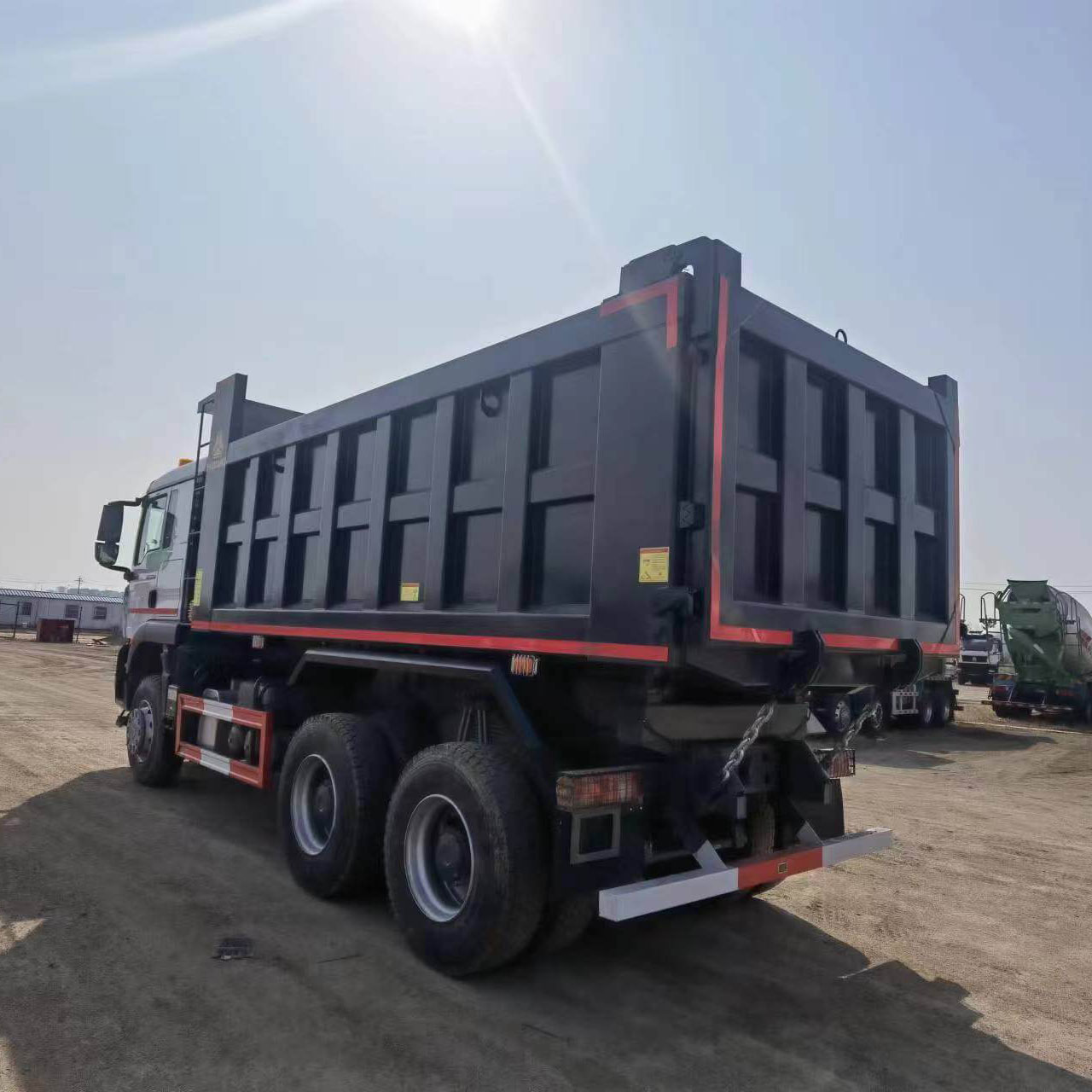 Howo TX 6x4 20CBM شاحنة تفريغ الثقيلة