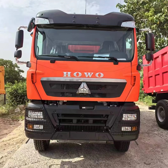 Sinotruk TX 6X4 DUMP TRACK في المخزون