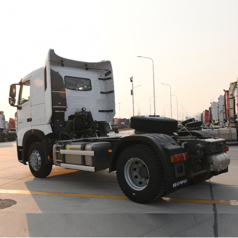 Howo T7H 4x2 430HP Truction Truck with Man Engine