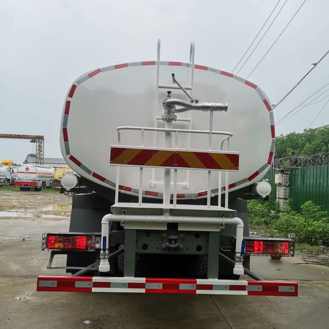 Sinotruk Howo 6x4 20CBM 20000 LOTER