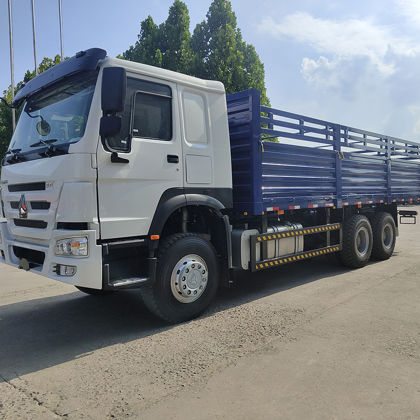 Sinotruk Howo 6x4 25T شاحنة شاحنة الشحن