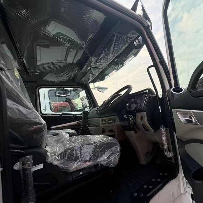 Howo NX 6x4 371HP Truct Truck Horse في المخزون