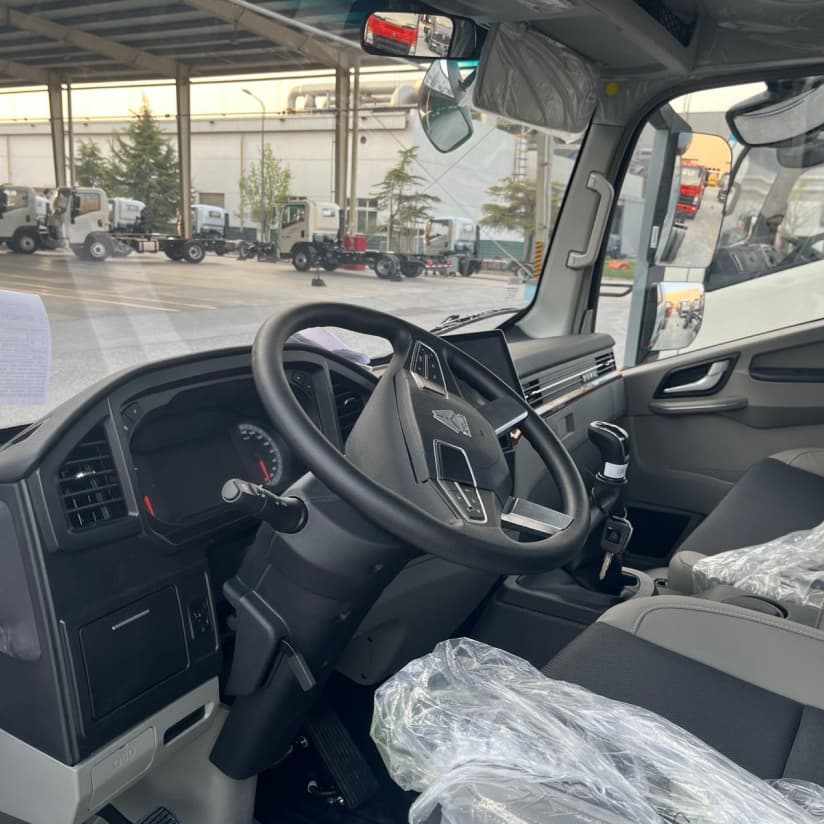 شاحنة بضائع HOWO 4X2 3T للجزائر