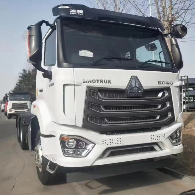 Howo NX 6x4 371HP Truct Truck Horse في المخزون