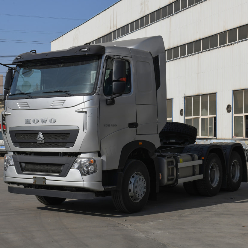 Howo T7H 6x4 شاحنة جرار ثقيلة للخدمة الشاقة لمقطورة Tipper Dumper 2 