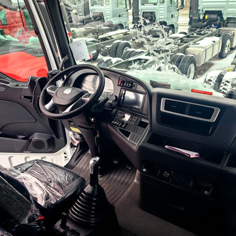 New Sitrak 6x4 Man Engine 480HP Truct