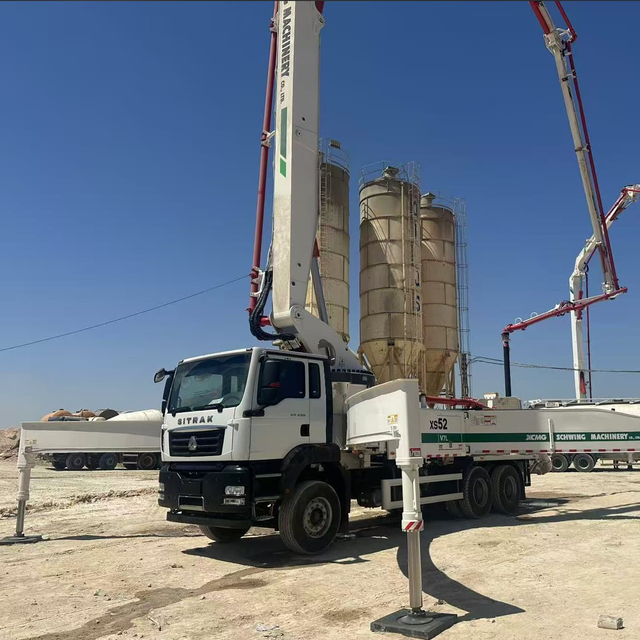 Sinotruk 62M شاحنة مضخة الازدهار المثبتة