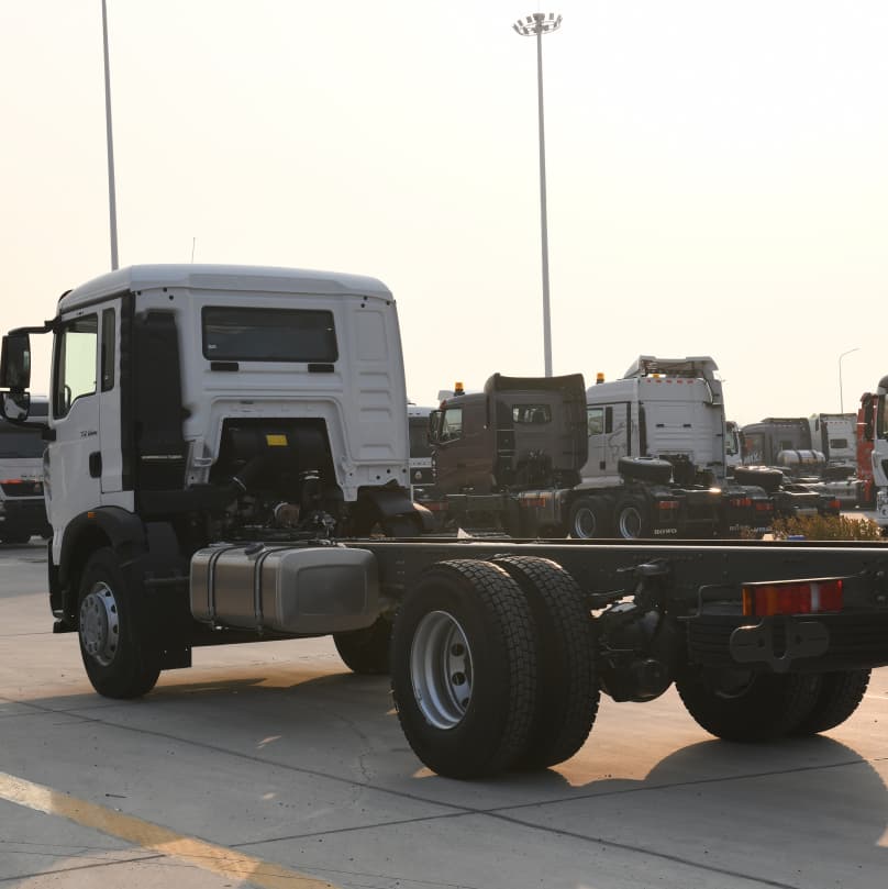 TX 4X2 280HP هيكل شحن مع قاعدة عجلات 4700 مم للجزائر