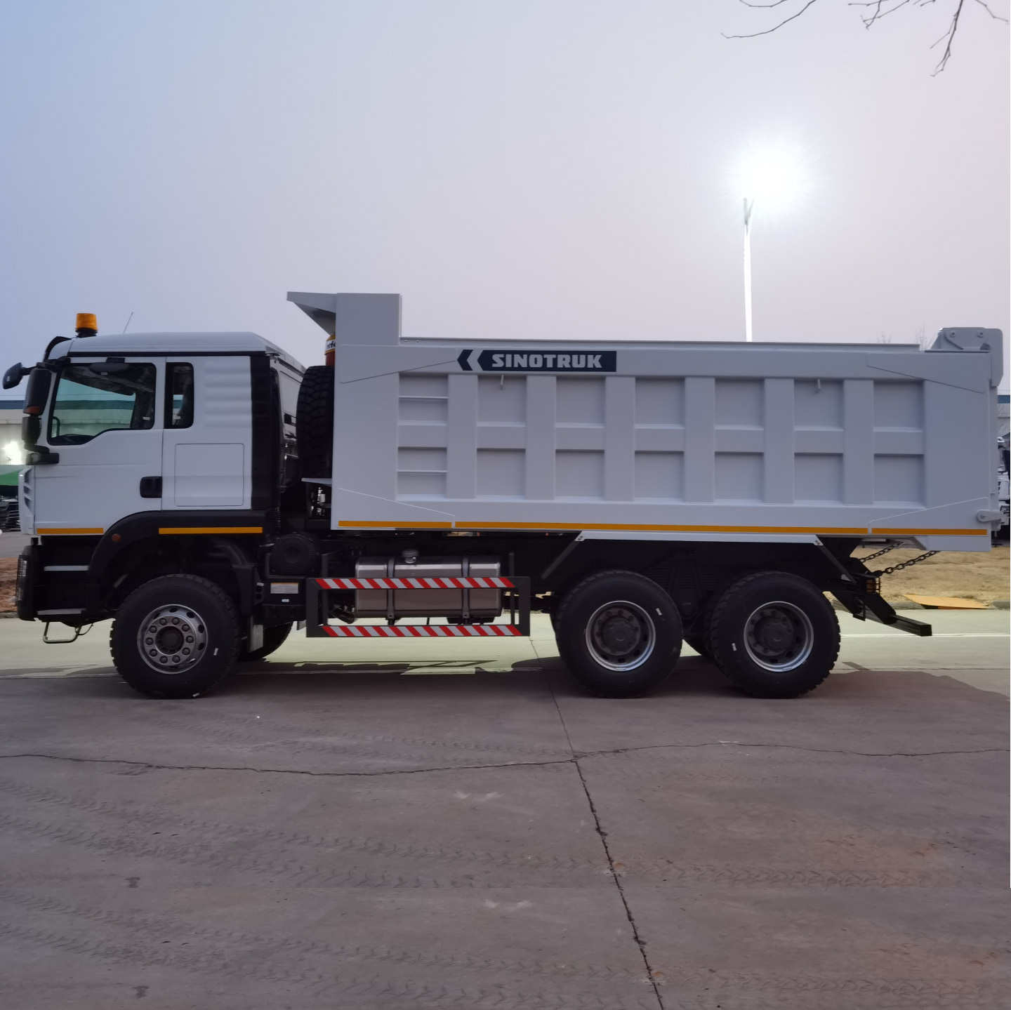 Howo TX 6x4 371HP DUMP TRACK FOR TANZANIA