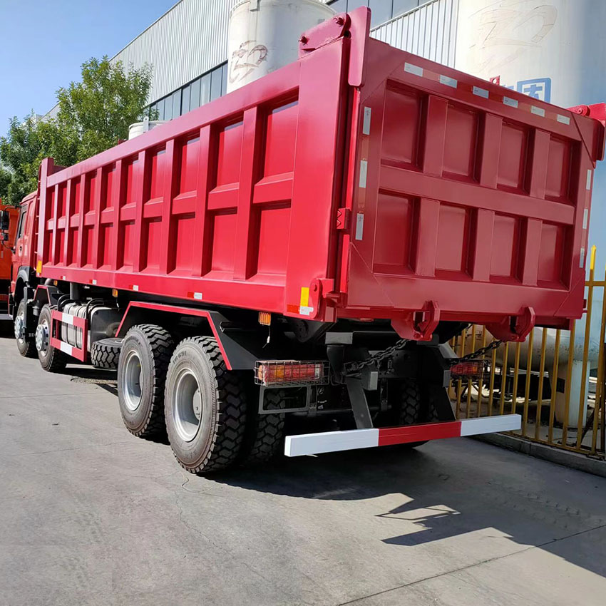 Sinotruk Howo 400hp 8x4 Dump Truck