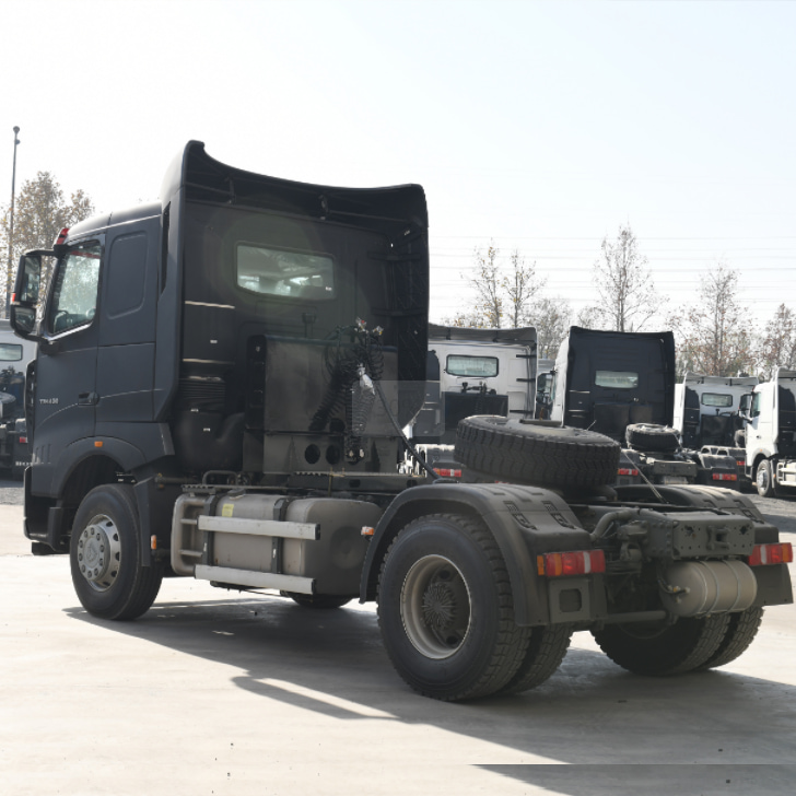 Howo T7H 4x2 430HP MAN TRACK TRACK HUSTER