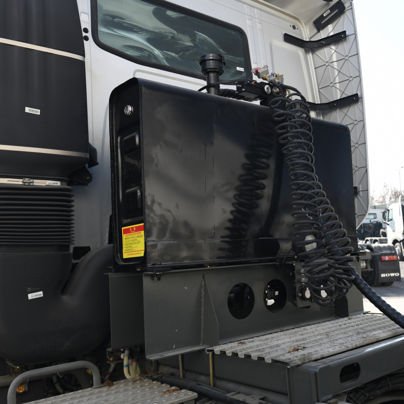 Howo T7H 6x4 شاحنة جرار ثقيلة للخدمة