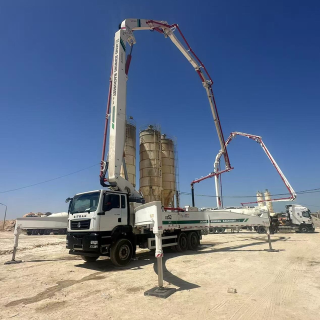 Sinotruk 62m XCMG MAN MAN محرك الخلاط شاحنة مضخة