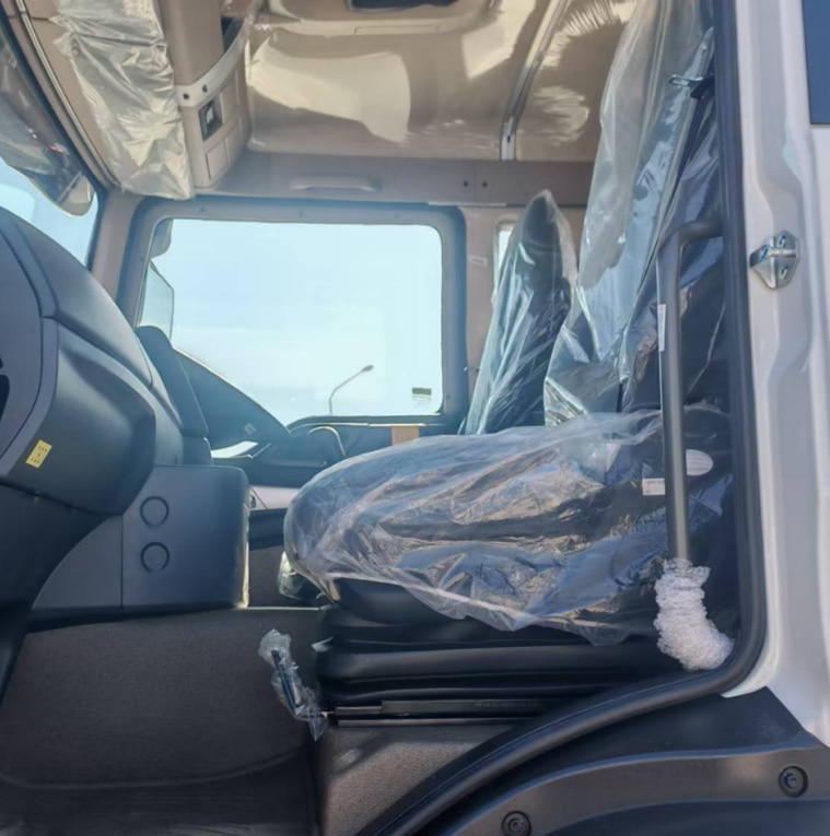 Howo Tx 6x4 Tracter Truck 400HP لزامبيا