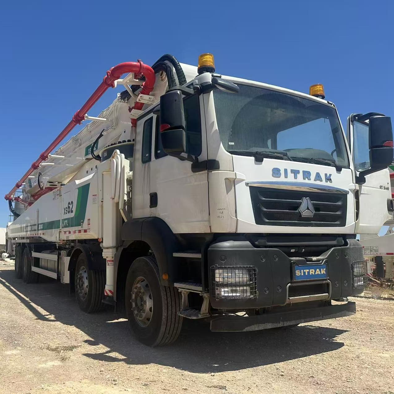 Sinotruk 62M شاحنة مضخة الازدهار المثبتة