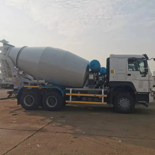 Sinotruk Howo 6x4 Heavy Duty 10CBM Concrete Mixer Truck
