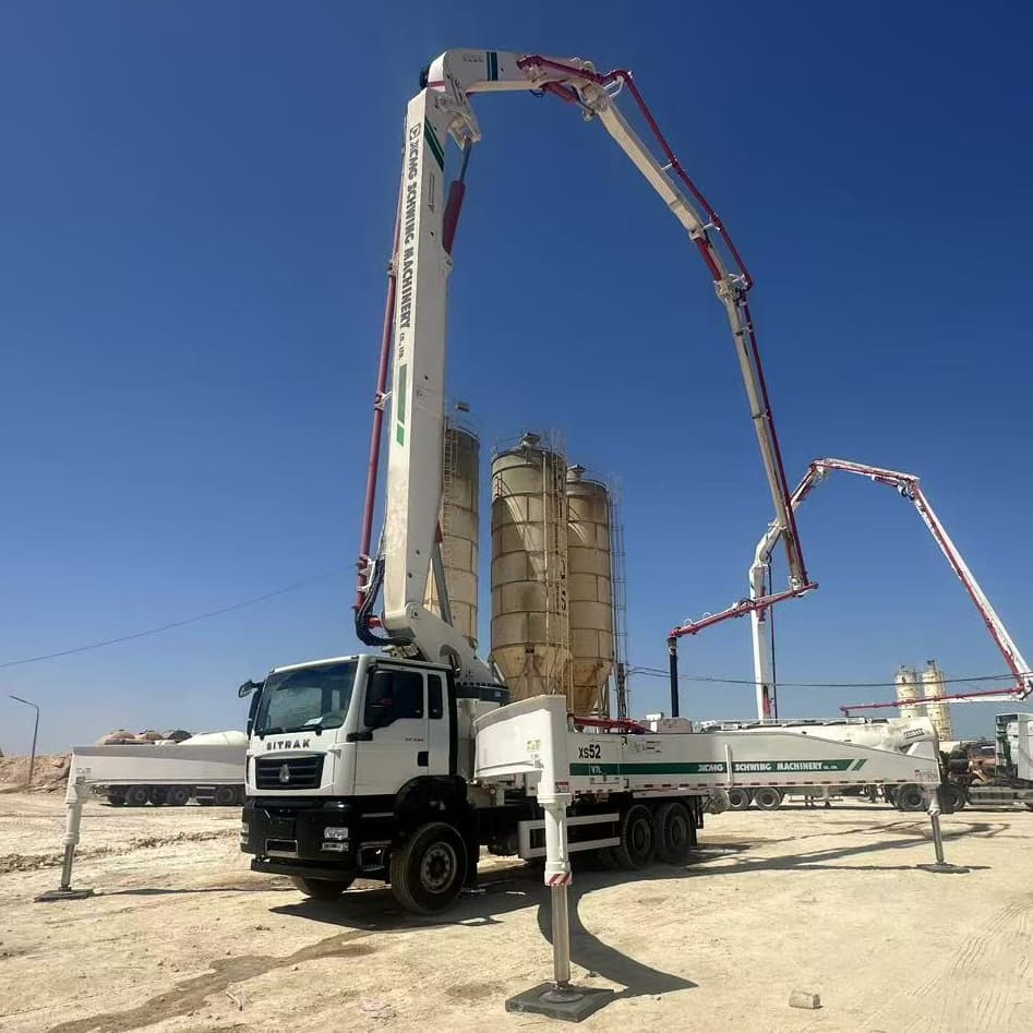 Sinotruk 62M شاحنة مضخة الازدهار المثبتة