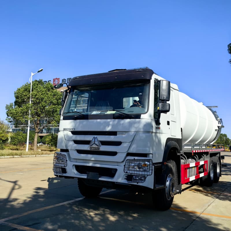 Howo 6x4 20cbm شفط الصرف الصحي لزامبيا