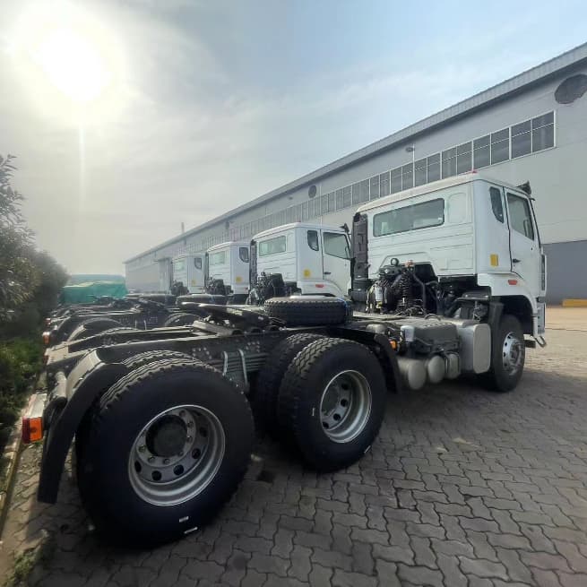 Howo NX 6x4 371HP Truct Truck Horse في المخزون