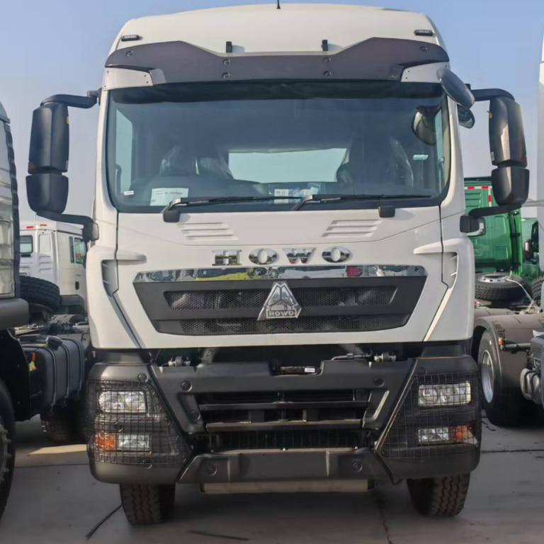 Howo TX 6x4 400HP شاحنة جرار ثقيلة للخدمة التانزانيا