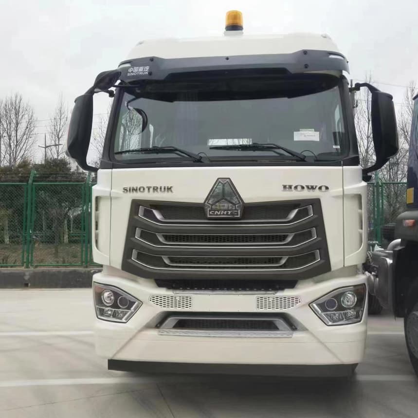 Sinotruk Howo NX 480HP 6x4 Truction Truck with 