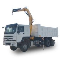 Sinotruk Howo 6x4 تفريغ شاحنة مع رافعة 
