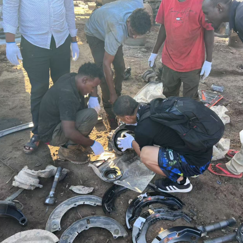 خدمة صيانة ساينو تراك 2