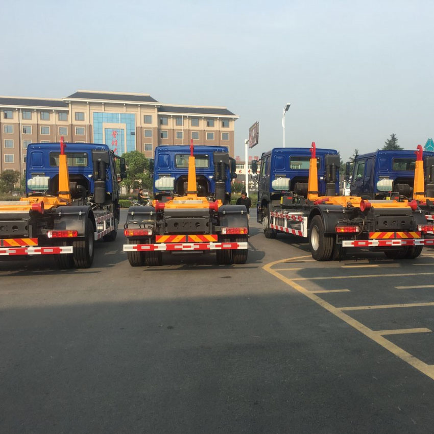 ساينو تراك HOWO 6X4 شاحنة القمامة ذات الخطاف