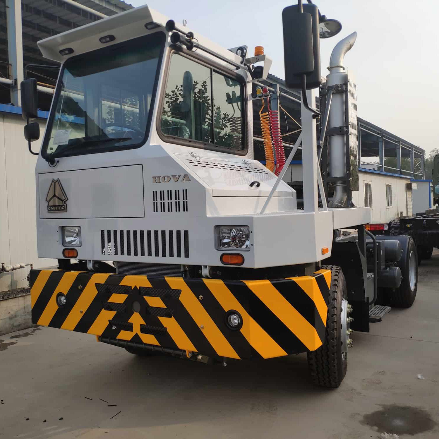 Sinotruk Hova 4x2 يد محرك اليد اليمنى شاحنة الجرار