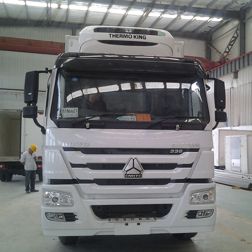 Sinotruk Howo 6x4 25T Truckrator Truck 4 