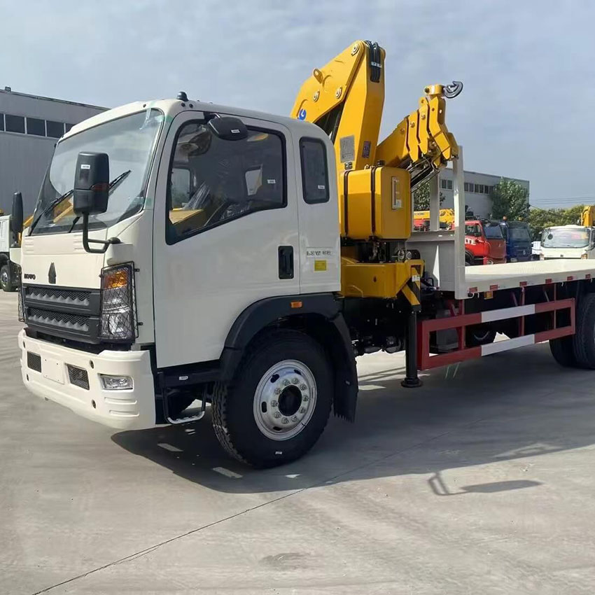 ساينو تراك HOWO 4X2 5T شاحنة رافعة مطوية 5