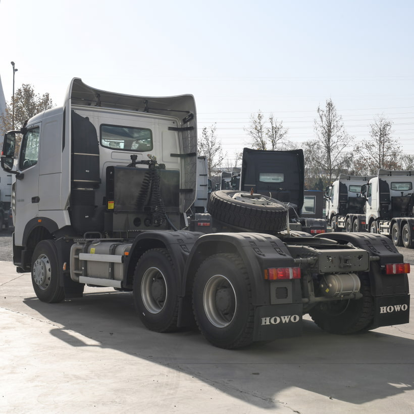 Howo T7H 6x4 شاحنة جرار ثقيلة للخدمة
